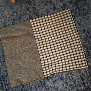 Ann Taylor black & white wool herringbone scarf/wrap